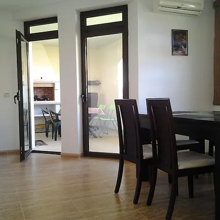Etara 2 Apartman *